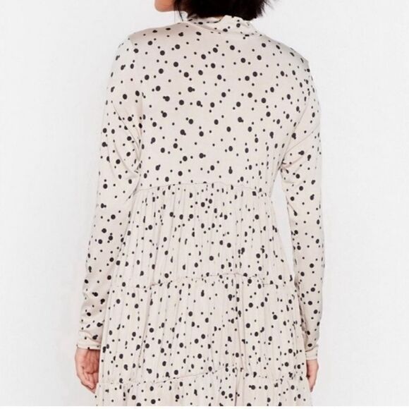 🦋EUC- Nasty Gal Tierred high neck spot smock Dress Cream color Relaxed Size 10 - Picture 2 of 9